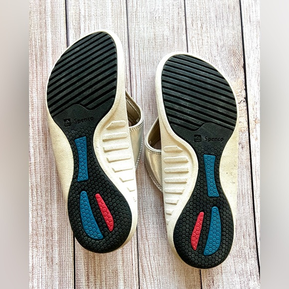 Spenco Flip Flops - Picture 2 of 3